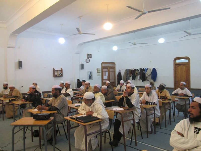 إدارة قسم الدراسة الشرعية للكبار تنظم دورة علمية لكافة الطلبة