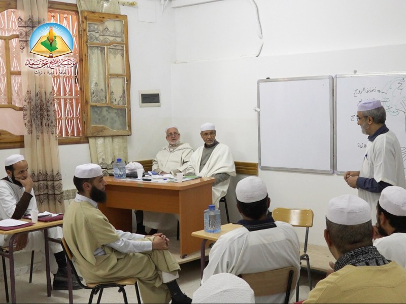 إدارة قسم التكوين المتواصل تنجح في تنظيم دورة تطبيقية في الوساطة وإصلاح ذات البين